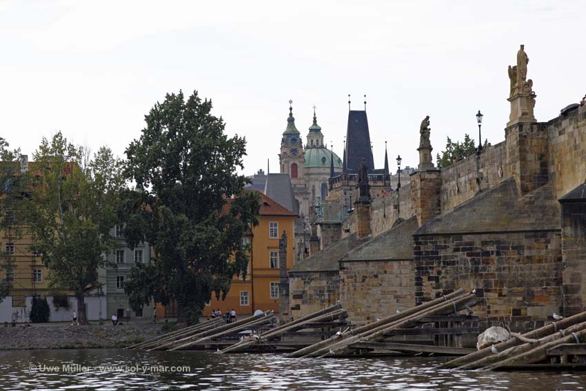 Karlsbrücke (Karlův most)